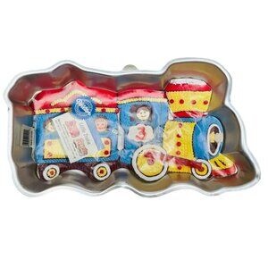 Wilton Enterprises Cake Pan‎ Little Train